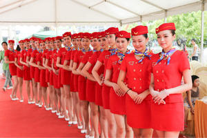 红色礼服